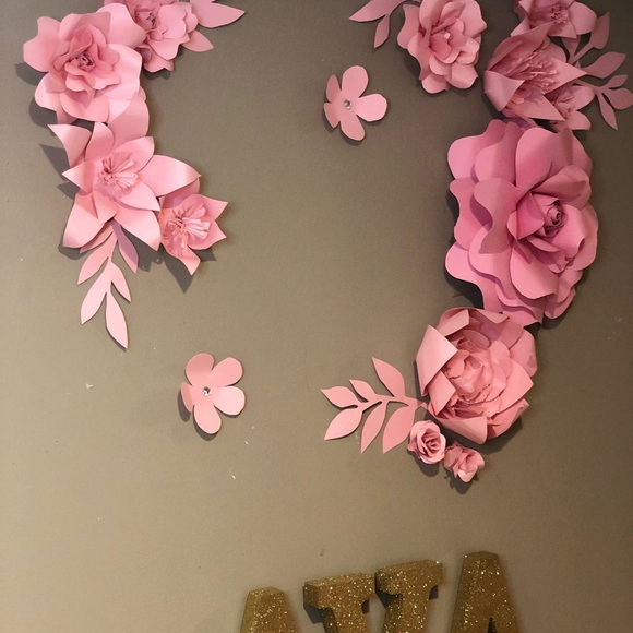 Paper flowers - Picture 3 of 4